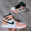 Sneakers - Air Jordan 1 Rose